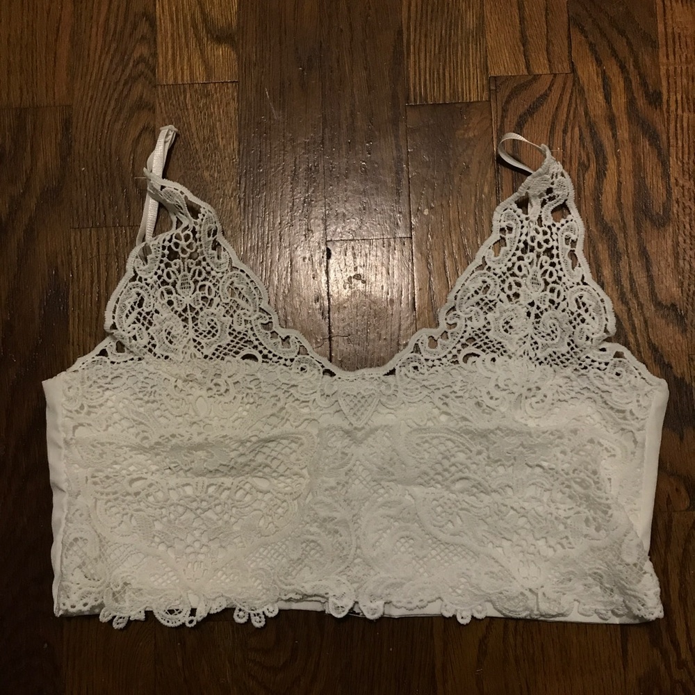 white lace crop tank